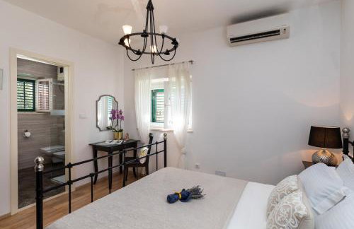 Ortenca Apartment - Photo 16