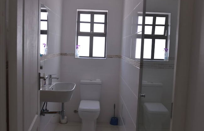 Pelican Cove is a Modern 4-bedroom Holiday Home in Langebaan With Some Sea Views - Foto 19