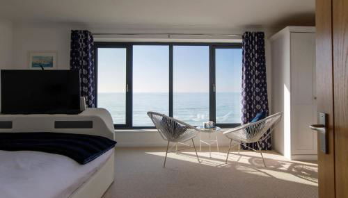 The Sea House - Ultimate Seafront Living & Sunsets - Foto 3
