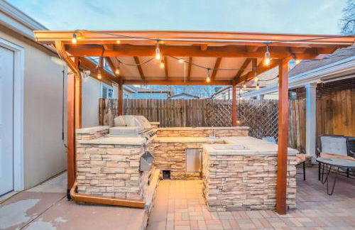 Movie Theatre Hot Tub Outdoor Grill - Foto 30