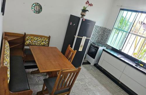 Belíssima Casa a Beira Mar com Piscina Aquecida Cobrado a Parte, 5 Quartos com Ar Condicionado, Amplo Salão de Jogos com Mesas de Bilhar e Pebolim, Amplo Espaço Externo com Churrasqueira em Deck Gourmet Coberto frente a Piscina,Tudo isso á Beira Mar - Photo 45