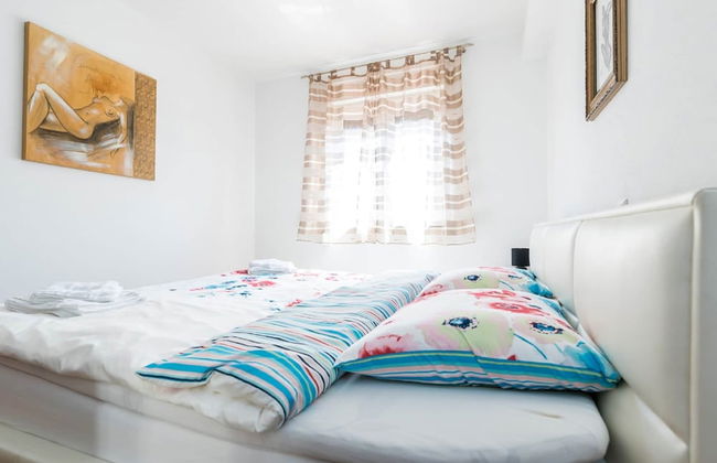 Simplistic Apartment in Malinska near Sea - Foto 9