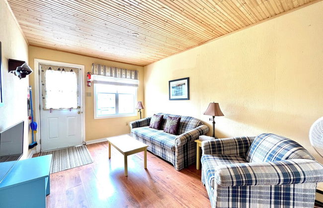 Jake & Jo's Cottages - Photo 8