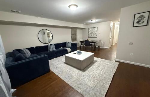 Charming Large 3 beds-2 bath Newark EWR NYC - Photo 16