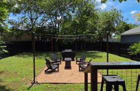 Stay at The Oak - Downtown New Braunfels Getaway - Foto 28