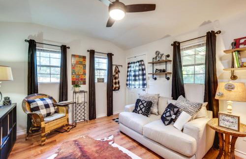 Cozy Montgomery Cottage with Porch, Near Lake Conroe - Foto 2