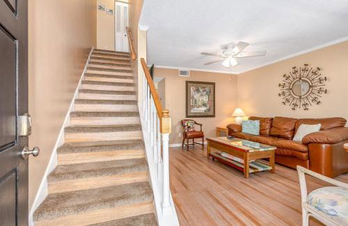 STEPS from Flagler Avenue! Charming Home with Private Garage and Full Kitchen! - Foto 9