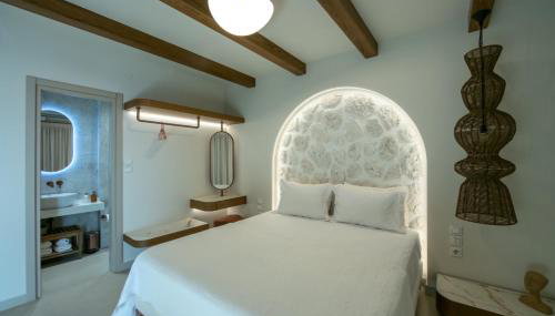 ARGO Luxury Suites - Photo 3