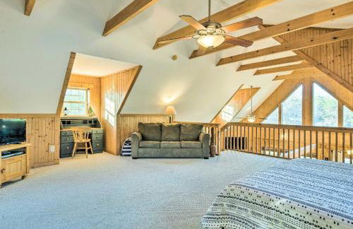 10 Mi to Lake Lure Mtn-View Cabin with Deck and Loft! - Foto 20