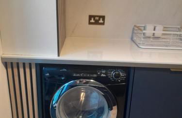 WELCOMEHOUSE close to east beach, shops, restaurants and RAF base - Foto 14