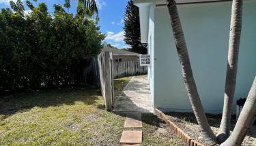 Guest Haven in West Palm Beach - Photo 5