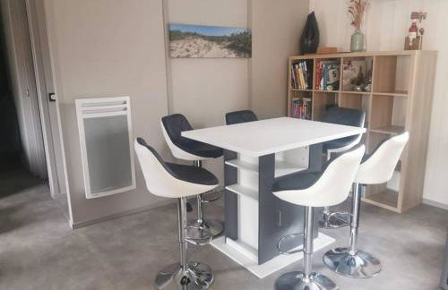 Chez Christian Chalet aux bords du lac de Peyre - Foto 10