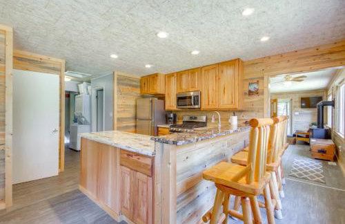 Contact Mountain Hideaway with Views and Porches! - Foto 9