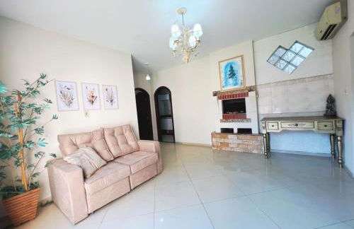 Casa com Piscina em Cabeçudas , 80 metros da Praia - Foto 9