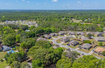 Cozy Retreat with Patio, Big Kitchen and Fishing Nearby - Foto 52