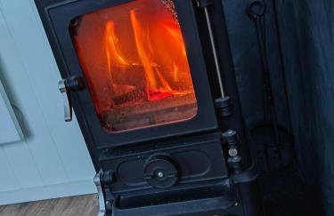 Luxury Countryside Shepherds Hut with Hot Tub - Foto 4