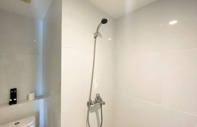 Cozy Stay Studio At Tamansari Mahogany Karawang Apartment - Foto 17