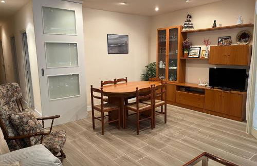 Piso con parking en el centro a 2 minutos de la playa - Foto 1