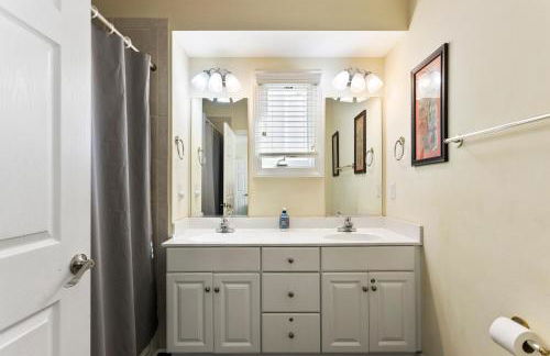 Oceanview 4BR/4BA Condo, Steps to Beach/Pool - Foto 28