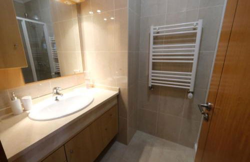 high standard rental in a quality residence with pool, tennis and view of the ocean in antas esposende 12 people - Foto 19