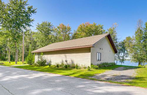 Lake Champlain Retreat with Grill, Fire Pit! - Foto 27