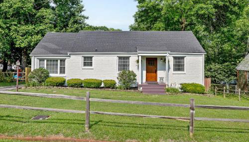 Inglewood East Nashville Home - Large Yard & Private Deck - Free Parking - Foto 1