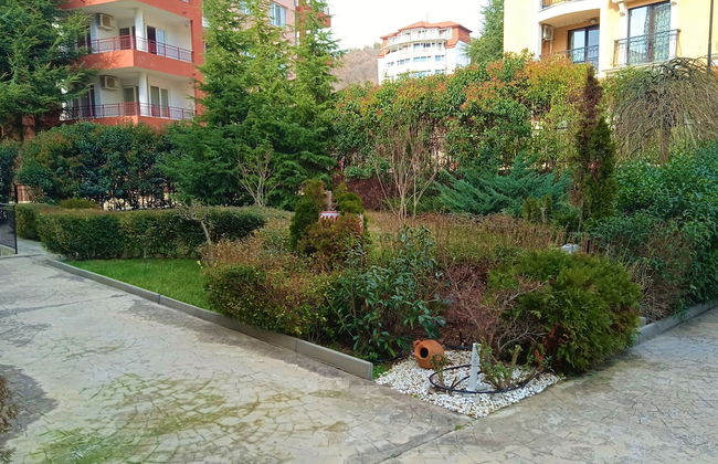 Menada Villa Astoria - Photo 23