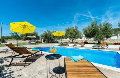 Holiday House Marina with pool - Foto 19