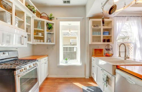 Steps to Shops and Eats Decatur Home with Large Yard - Foto 9