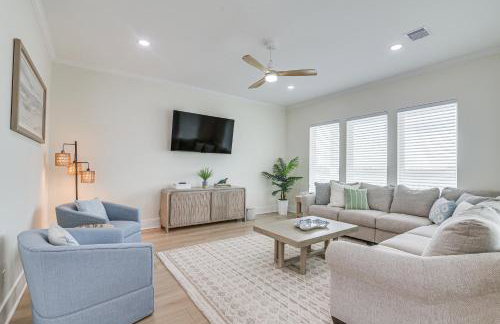 Walk to Beach Galveston Gem with Pool Access - Foto 1