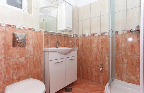 10 Bedroom Beautiful Home In Kucice - Foto 52