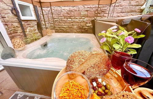 *Brecon Beacons,Log Burner, hot tub Dogs Welcome* - Photo 35