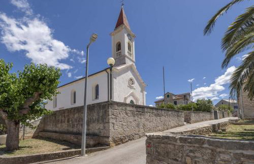 Villa Baras garden - house with pool - Photo 25