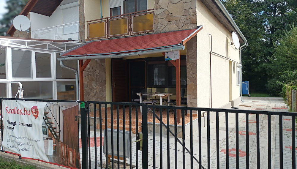 A Whole Holiday House With a Garden in Fonyód for 2-10 Persons - Foto 1, Profilbild