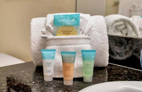 2BR Fireworks View with Pool & Spa 5 Minutes to Disney - Foto 60