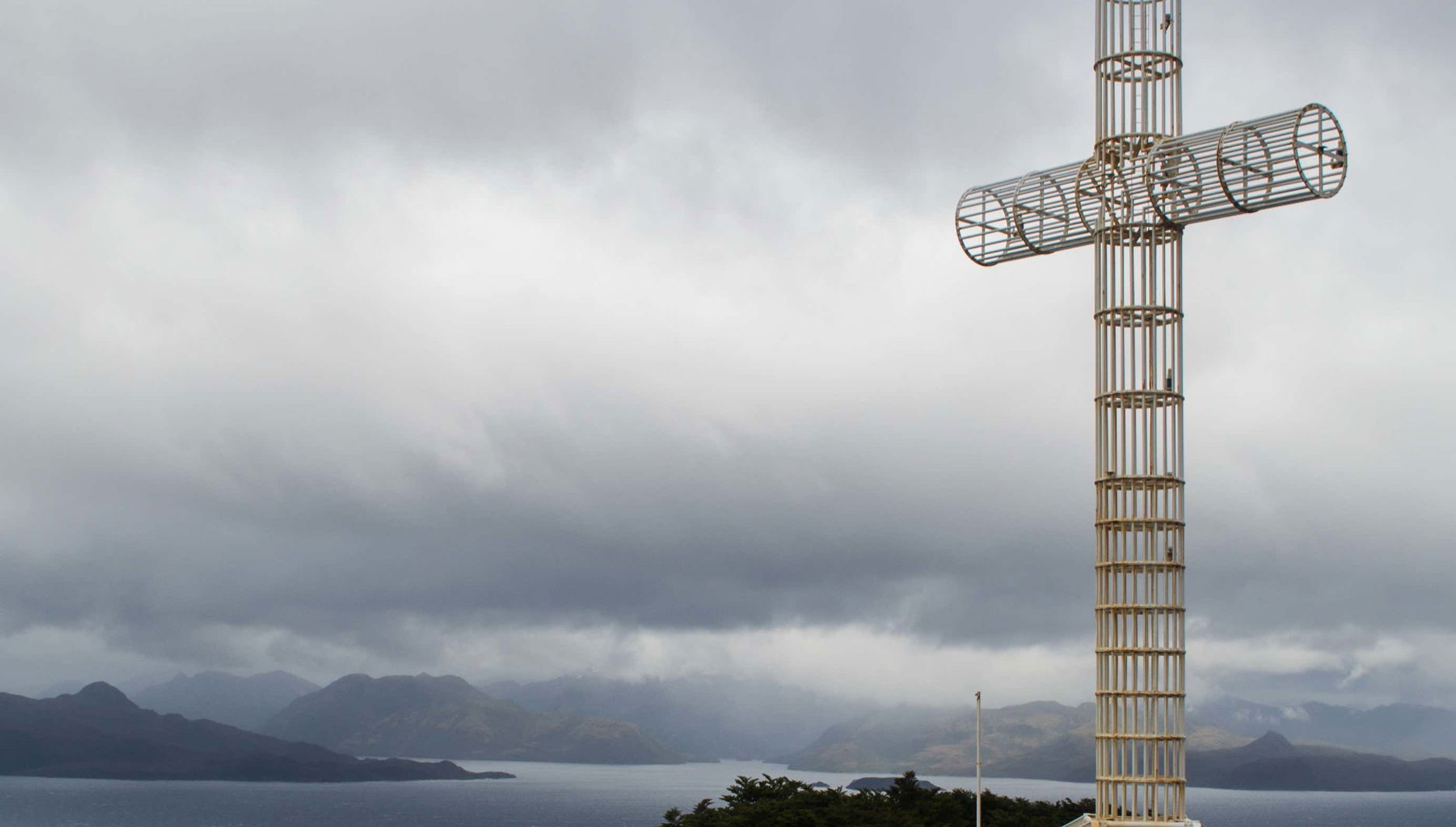 Paseo en barco al cabo Froward + Trekking a la Cruz de los Mares