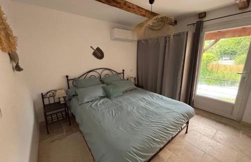 At Stéphanie and Damien's, Charming stone and pool - Foto 19