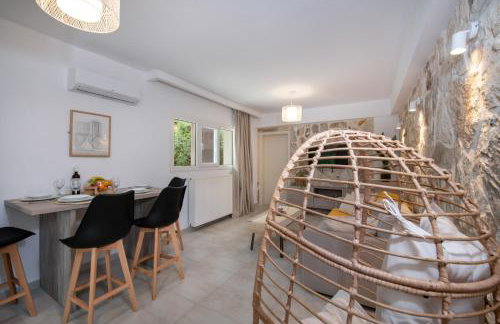 Elenas Village House - Love apartment with Pool and Terrace - Foto 20