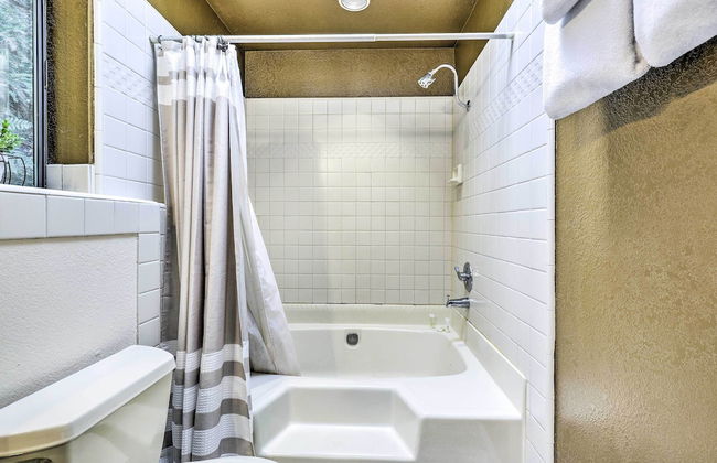 Tranquil Guerneville Home with Redwood Views - Foto 11