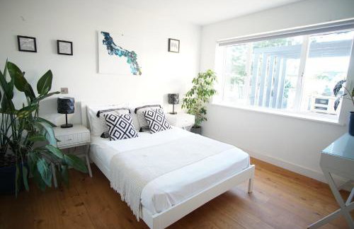 Stunning 4 Bedroom Home with Wild Spa, Gym & Hot Tub - Foto 21