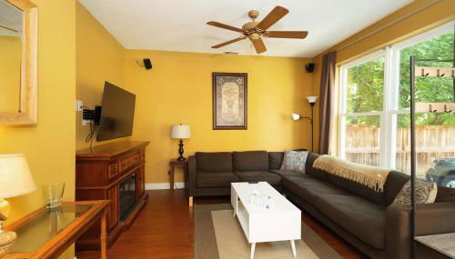 Home STEPS from Oberlin - Foto 4