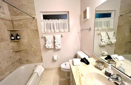 Boutique Stay - Near Beach, PSP4, Billiard or PingPong, Fire Pit, Private Yard - Foto 35