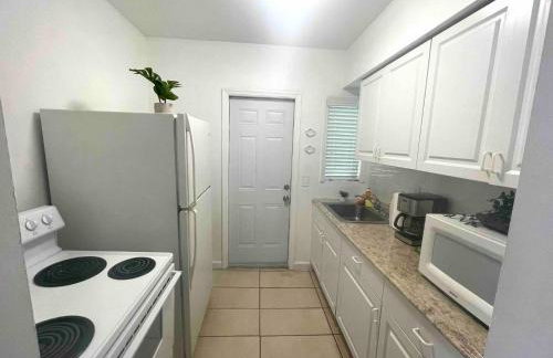 Apartment in the Heart of Calle 8 with Parking - Foto 21