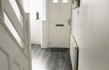 Large 3 Bedroom Home, Sleeps 7, Ideal for Families & Contractors, Long-Stay Friendly, Hosted by Clark Property Estates - Foto 5