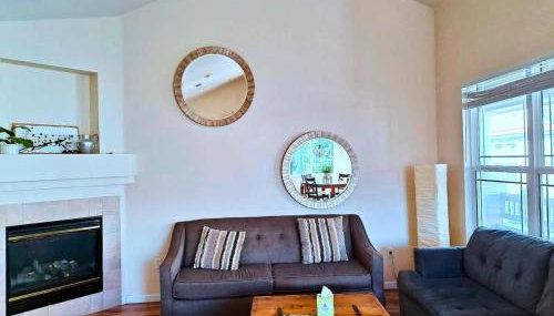 Bright Airy Home with Scenic Views - Foto 2