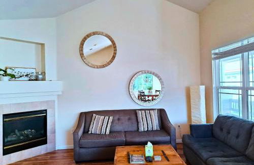 Bright Airy Home with Scenic Views - Foto 2