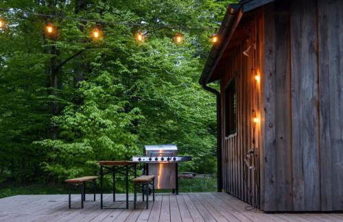 Chic Catskills Cabin with Hot Tub and Fire Pit - Foto 43