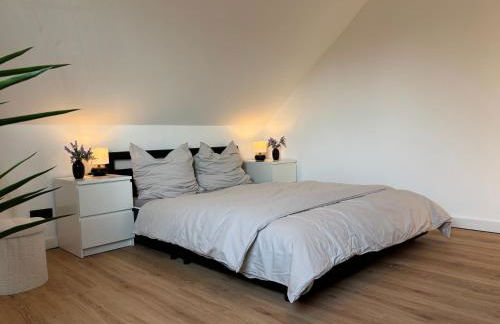 Zentrale Lage, kostenlos Parken, ideal für Pendler, Kinder und Haustiere willkommen!! - Photo 21