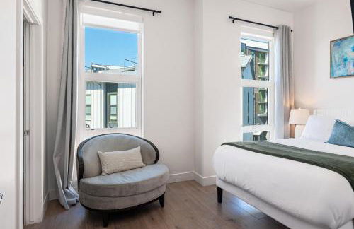 Dwntn Lux Townhome - Best Amenities- 3BD, 4BA - Photo 28