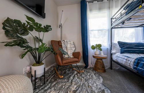 Modern Luxe 3B2B - Hot Tub - Game Room - EV Charger - Walk to Downtown LS - Foto 23